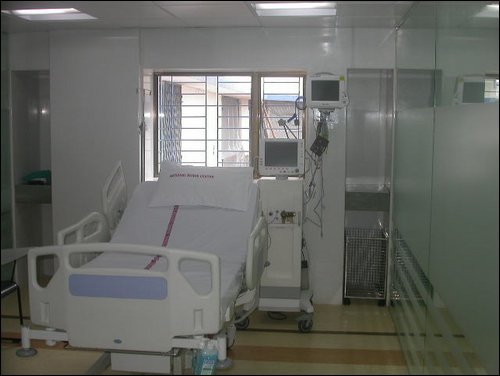 Sepate cubicle with hepa.JPG