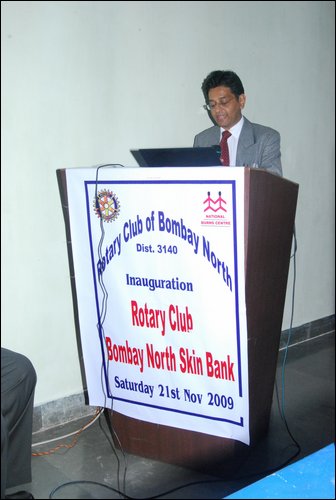 Mr. Sandeep Shah (Executive board member of Indian Burns Reserach Society) delevering Vote of Thanks.JPG