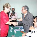 Mrs  Shroff presenting gift to  Dr.Bodha Welsly(DIRECTOR OF EURO SKIN BANK NETHERLANDS).JPG
