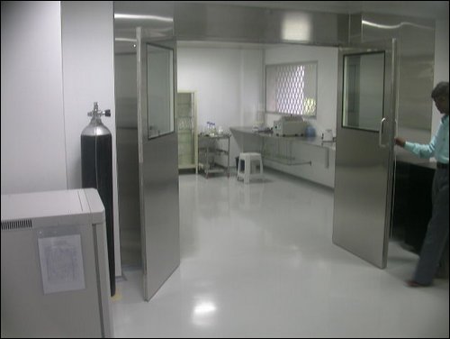 inner view of culture room.JPG
